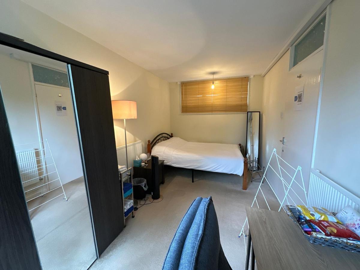 Cozy Room In Shared Home Near Canary Wharf لندن المظهر الخارجي الصورة