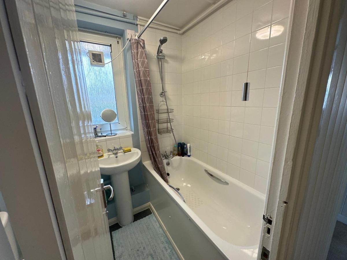 Cozy Room In Shared Home Near Canary Wharf لندن المظهر الخارجي الصورة